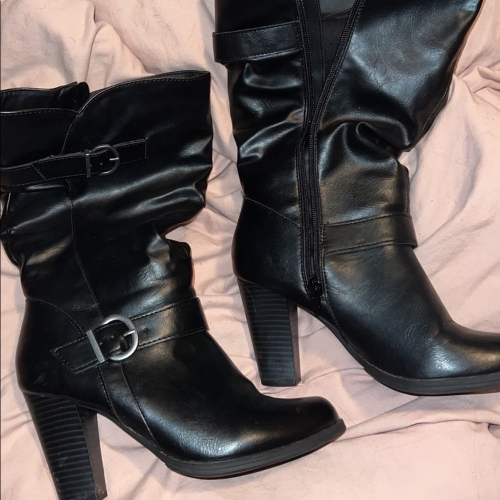 Size 7. Black Heeled Boots